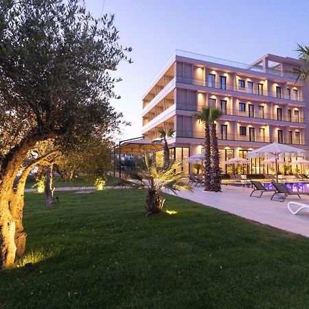 Radhimë Tris3 Hotel מראה חיצוני תמונה