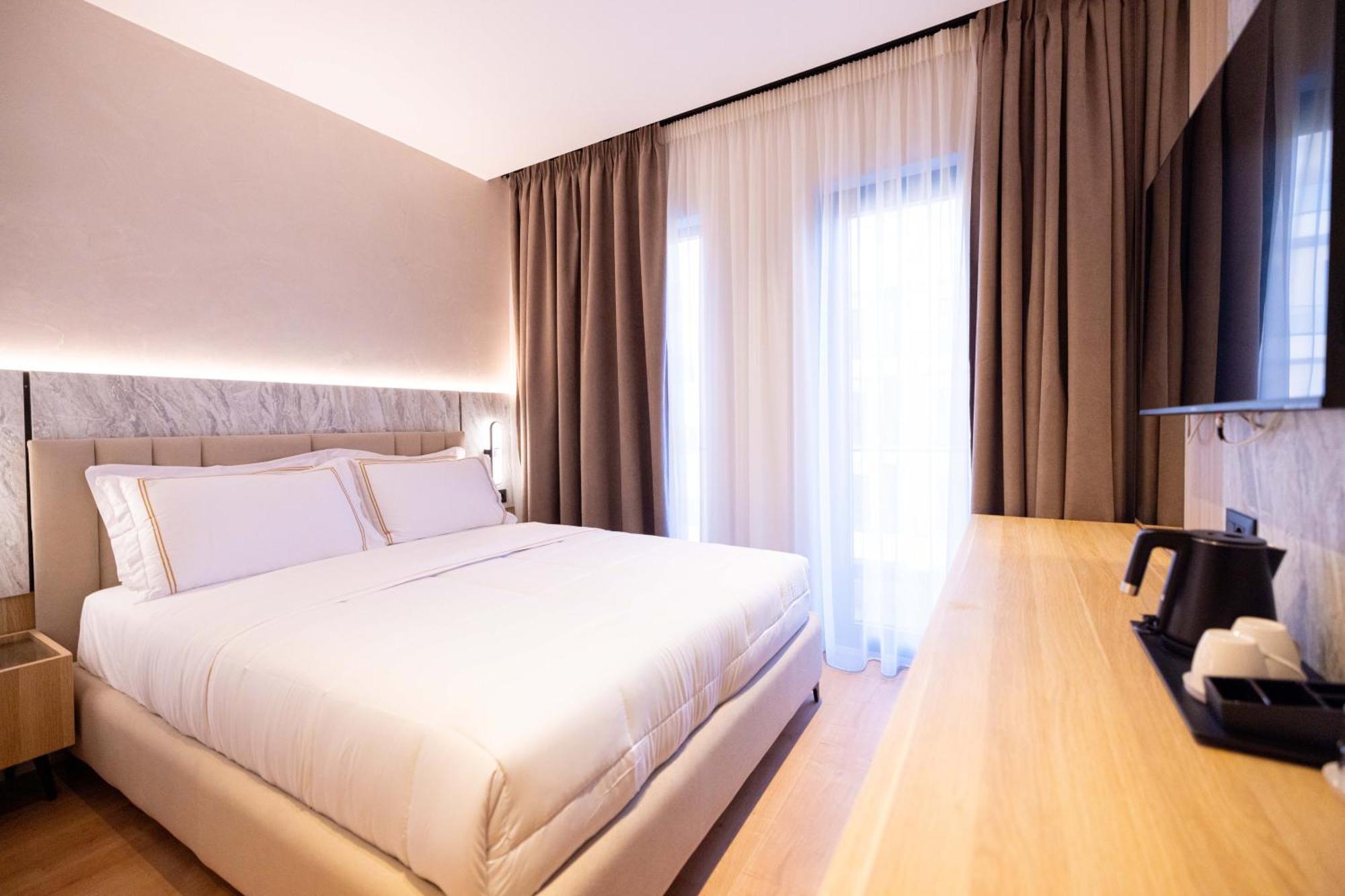 Radhimë Tris3 Hotel מראה חיצוני תמונה